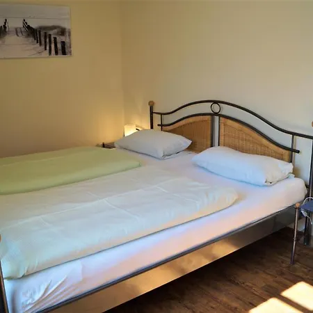 Strandnahe Mit Balkon, Wlan-anschluss & Pkw-stellplatz Ferienhaus