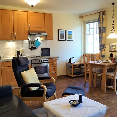 Strandnahe Mit Balkon, Wlan-anschluss & Pkw-stellplatz *